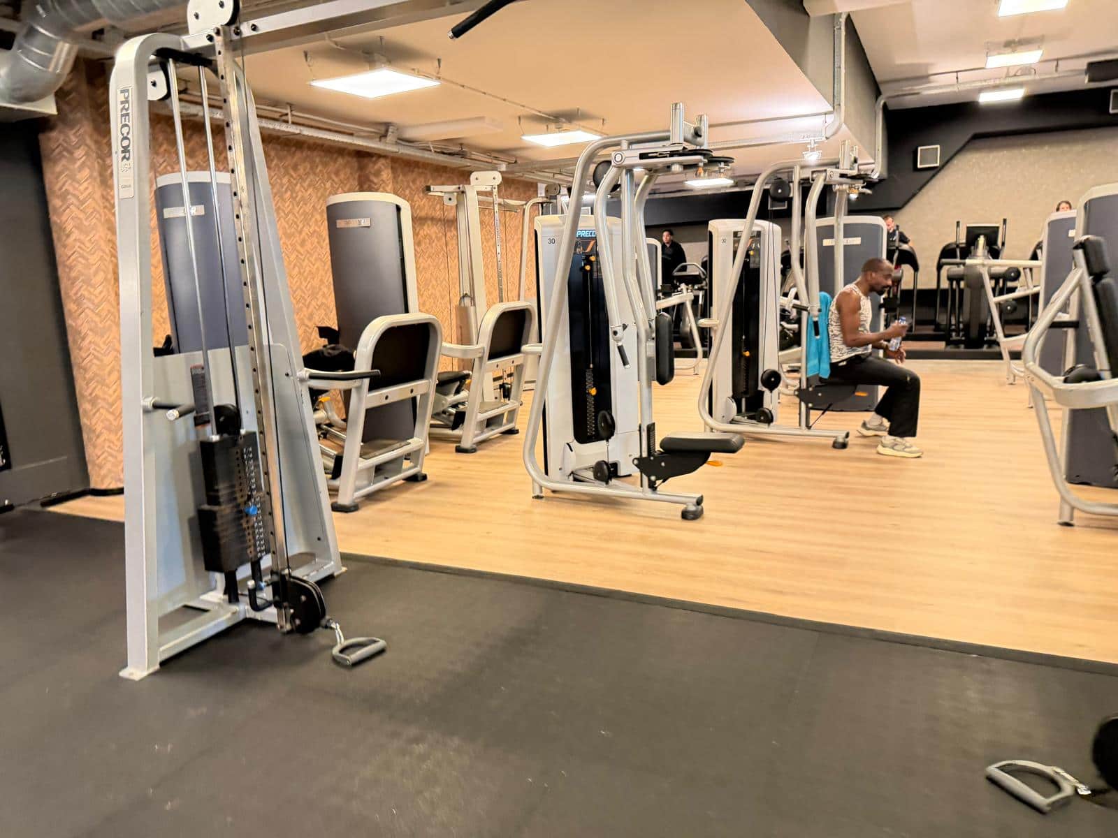 PHOTO-2025-12-16-16-00-34-3